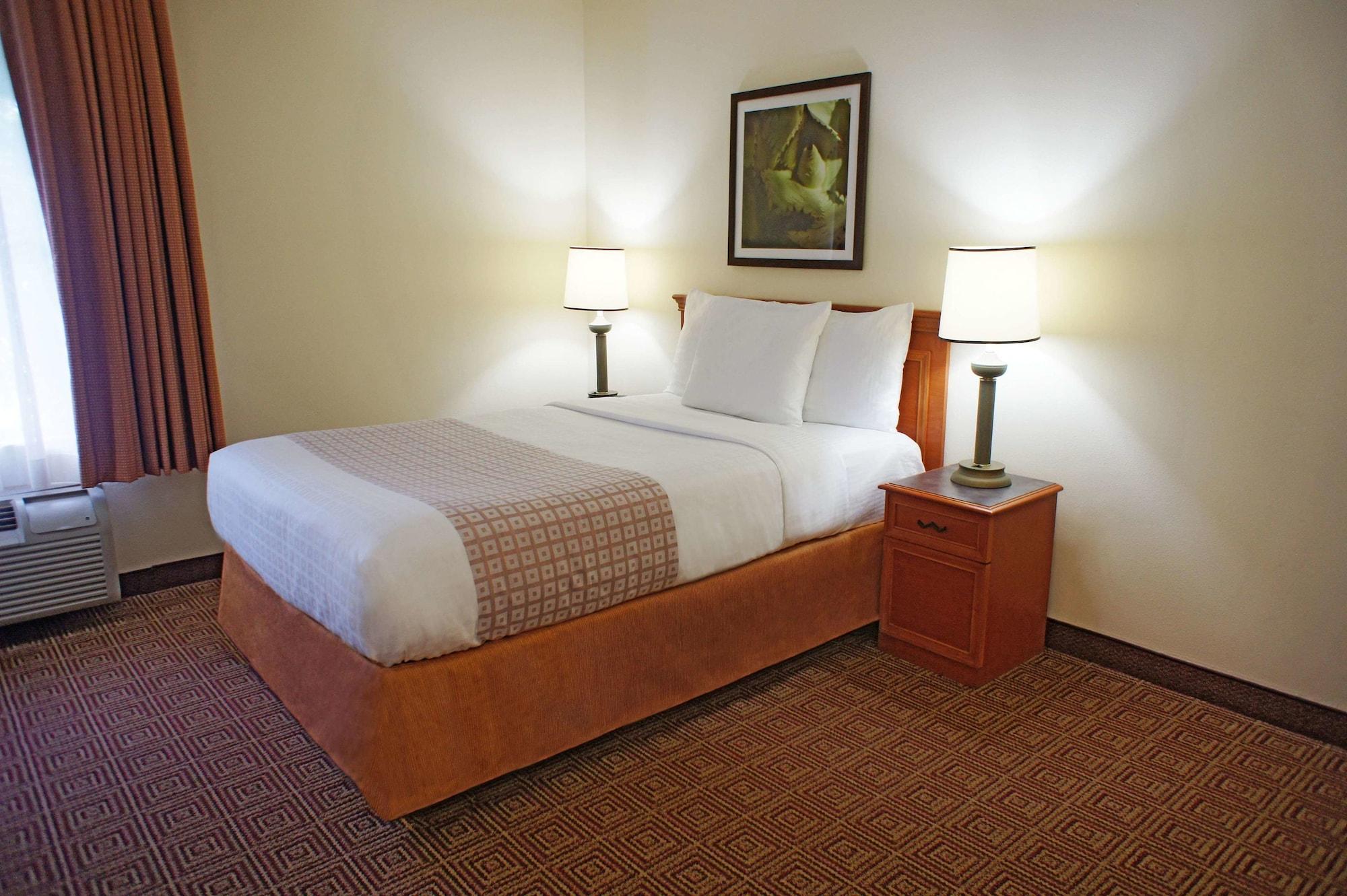 סאנרייז La Quinta Inn & Suites By Wyndham Sawgrass מראה חיצוני תמונה