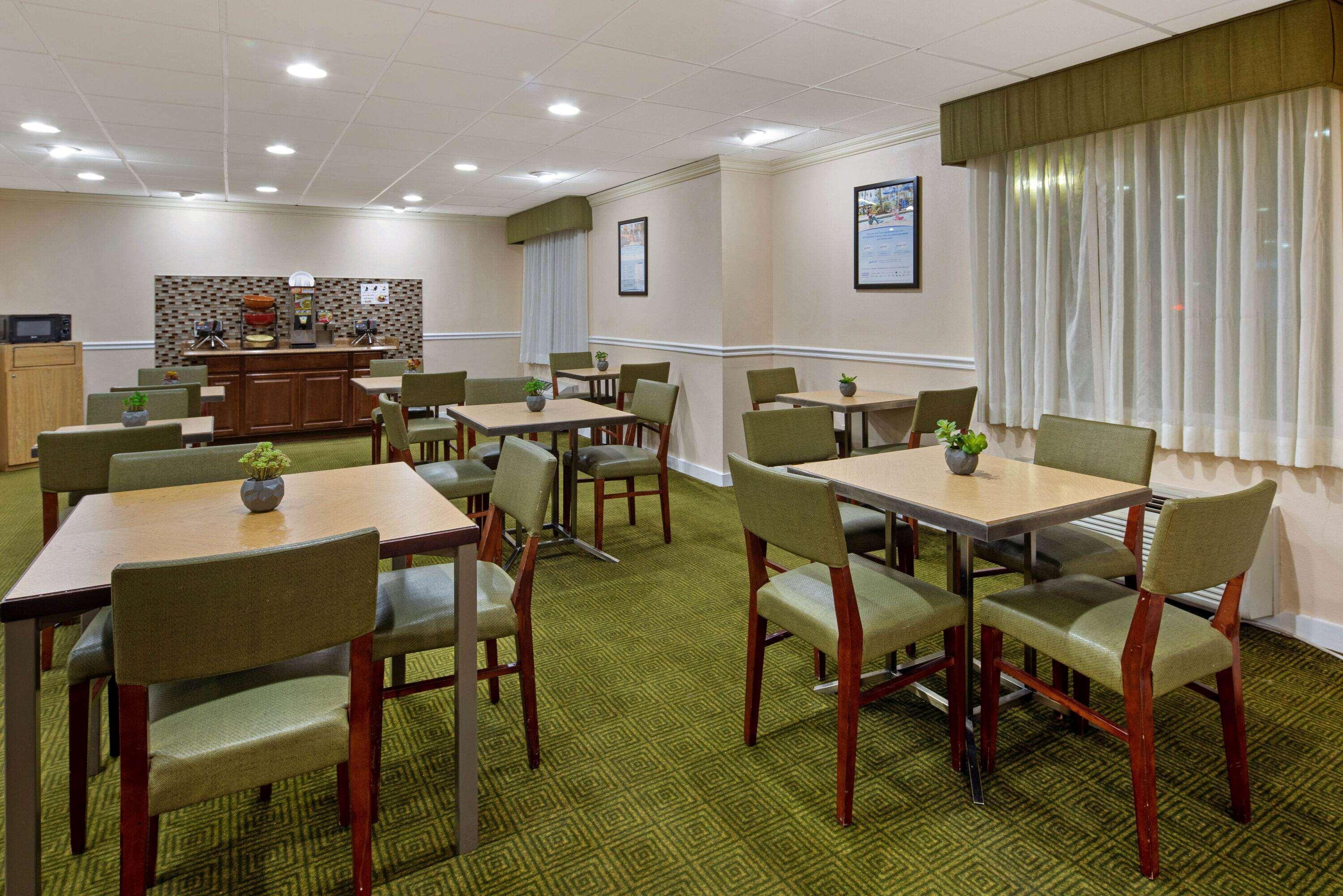 סאנרייז La Quinta Inn & Suites By Wyndham Sawgrass מראה חיצוני תמונה