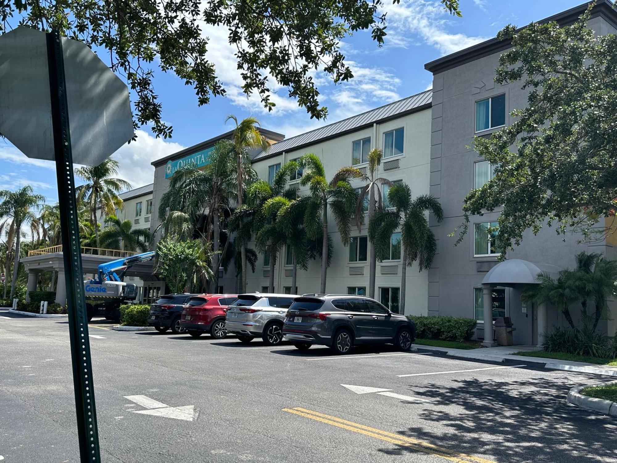 סאנרייז La Quinta Inn & Suites By Wyndham Sawgrass מראה חיצוני תמונה